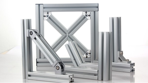 鋁型材的"變形記"：從笨重到輕量化的技術革命