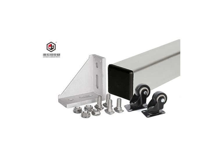 鋁型材圍欄是如何組裝成片的？