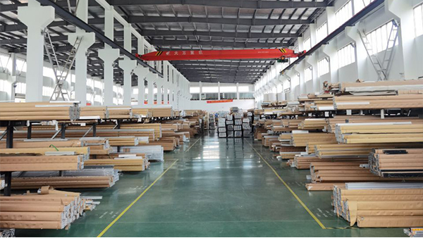 鋁型材價格持續(xù)上漲時，該做何選擇？