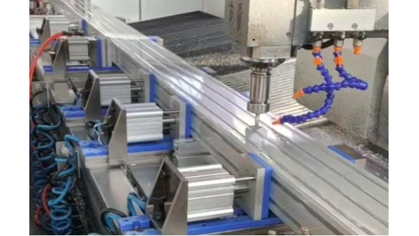 鋁型材深加工需要哪些核心設備？一文看懂加工流程